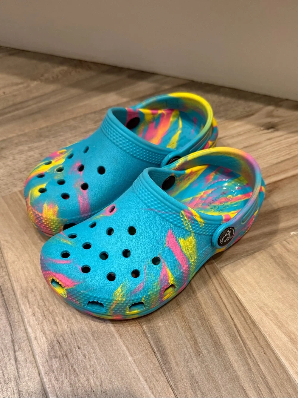 Toddler tie-dye crocs size-10